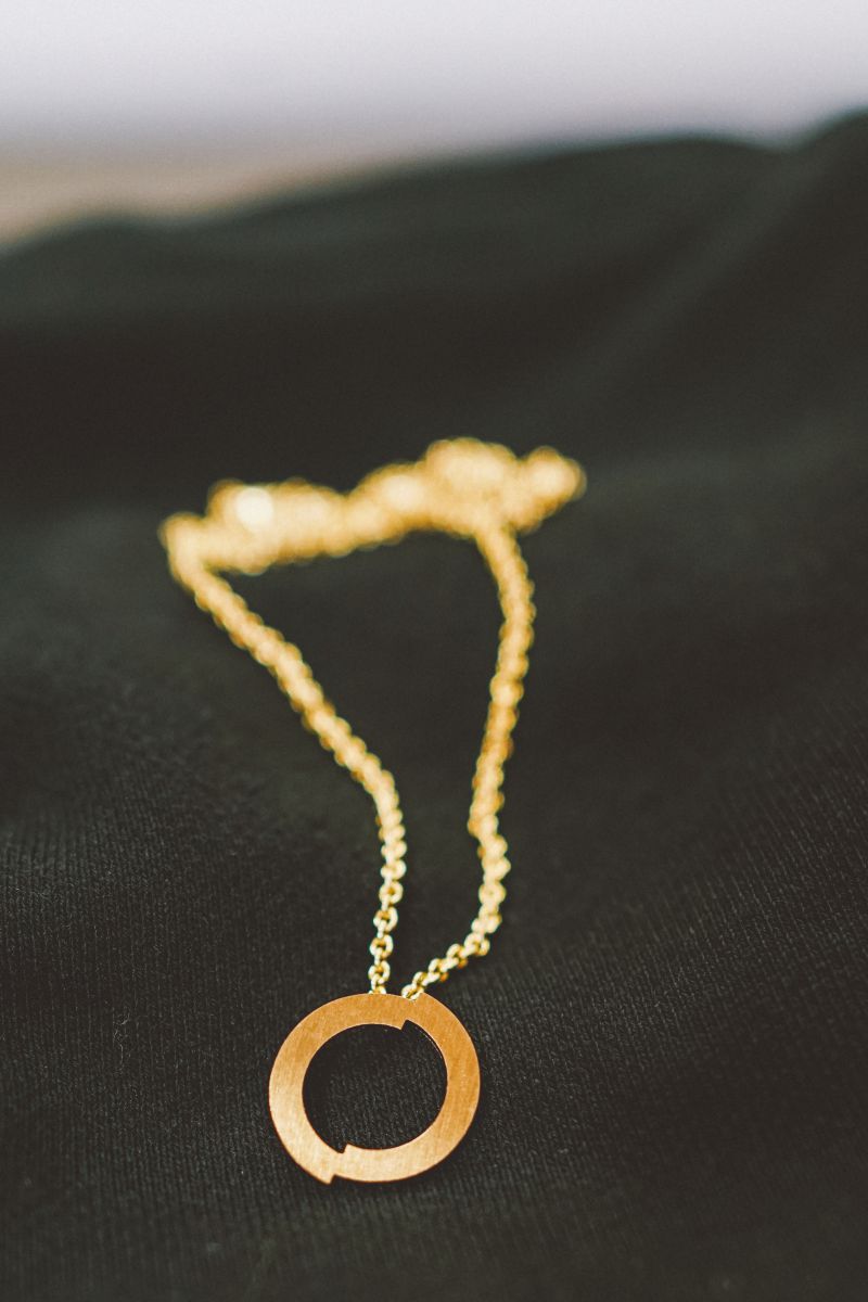 Broken Circle Kette Gold